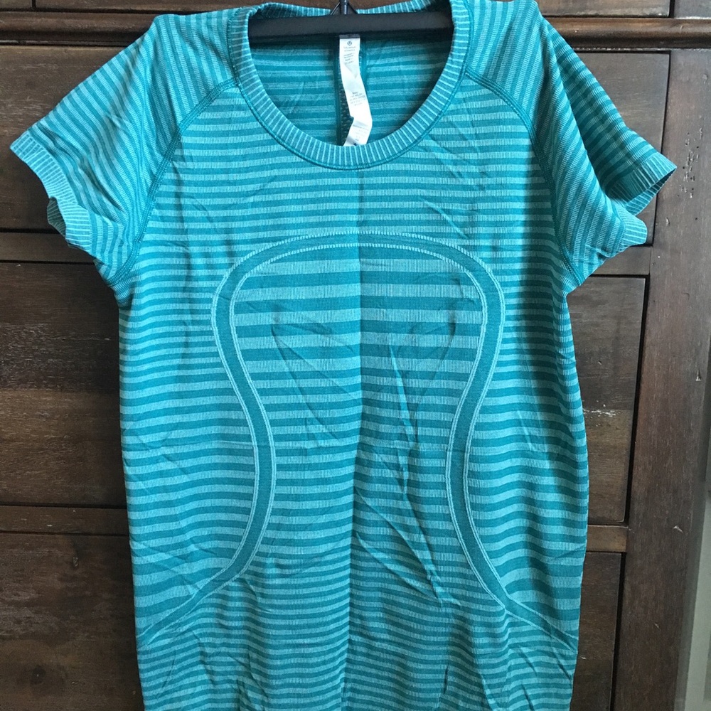 Green short sleeve